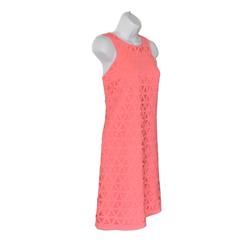 A8 NWOT LILLY PULITZER Coral Pink Laser Cut Scuba Geometric Shift Dress Size L